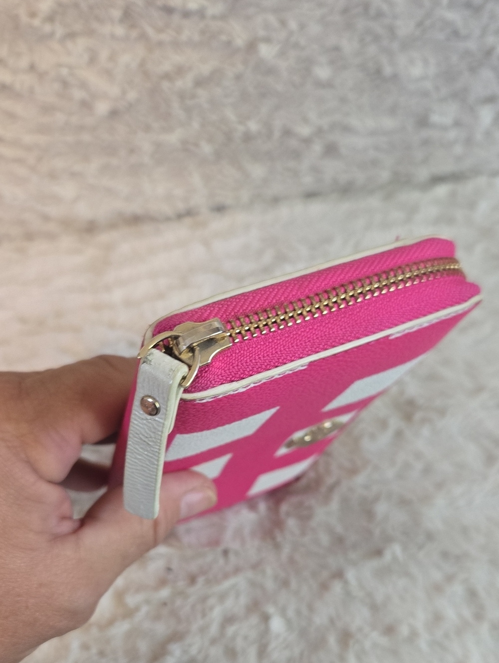 kate spade Hot Pink and White Check Zip-Around Wallet EUC - Picture 3 of 6
